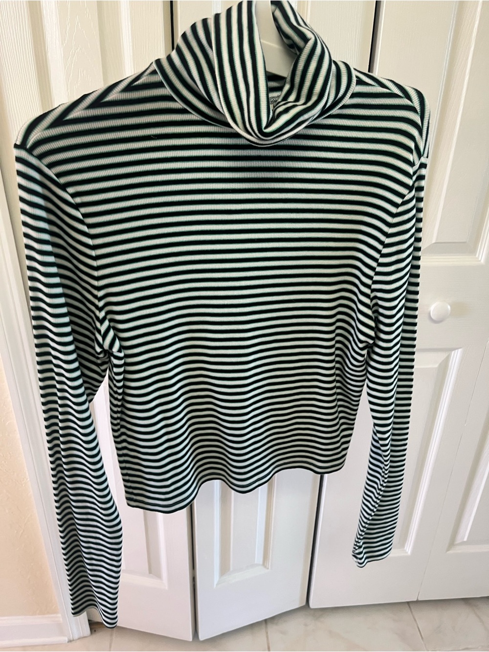 VINTAGE Levi's Black & White Striped Turtleneck Long Sleeve Top
